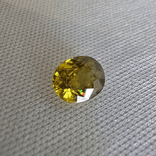 Esfeno-1.25ct-7.1x6x3.4mm 