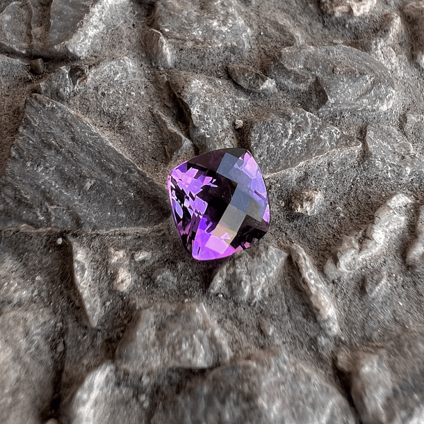 Amatista-1.25ct-6.9x6.8x4.3mm 