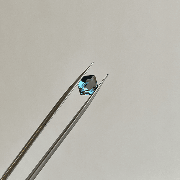 Topacio London Blue-2.10ct-8.8x6.6x4.6mm 