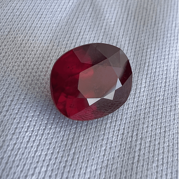 Rubí-6.80ct-11.4x9.6x6.4mm 
