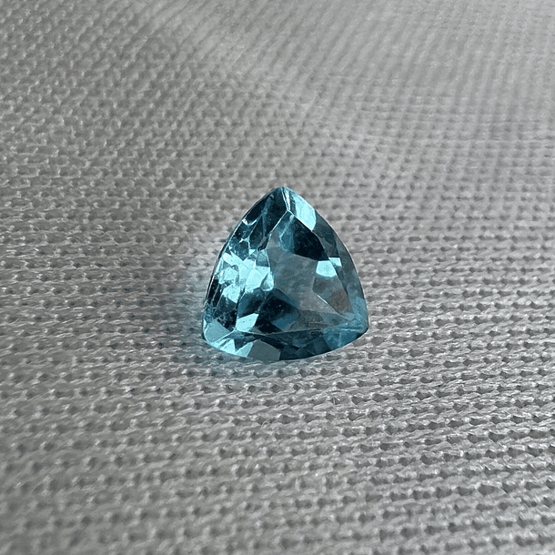 Topacio Suizo-0.65ct-5.9x5.8x2.5mm 