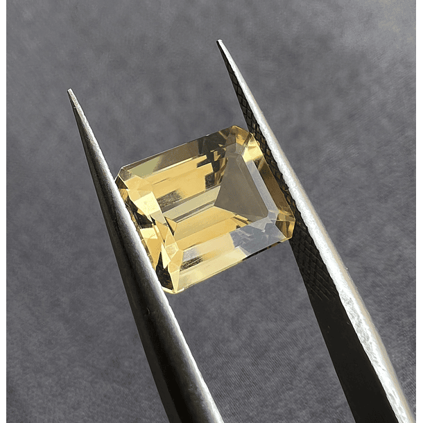 Citrino-2.15ct-8.9x6.9x4.2mm 