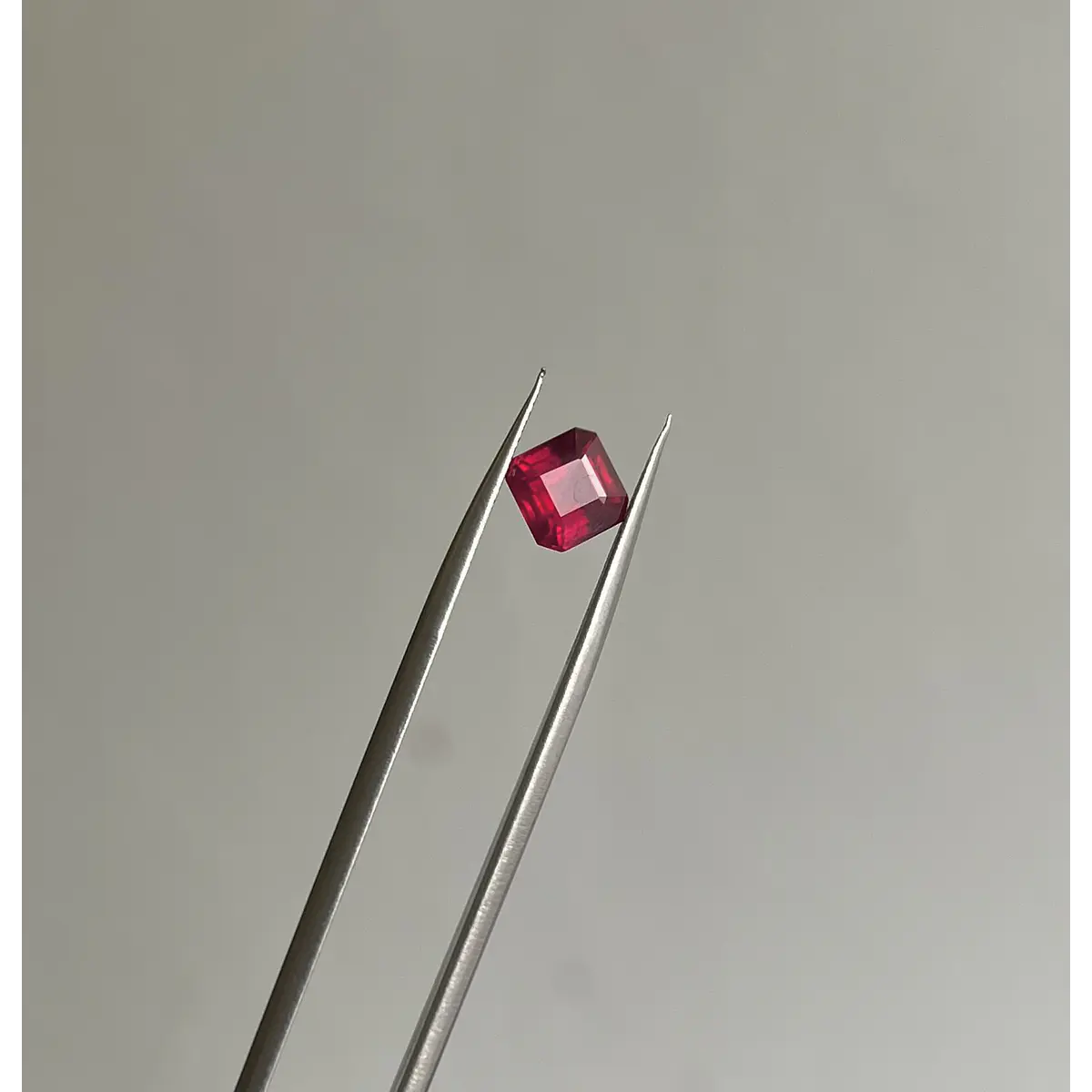 Rubí-3.50ct-7.8x7.6x5.3mm