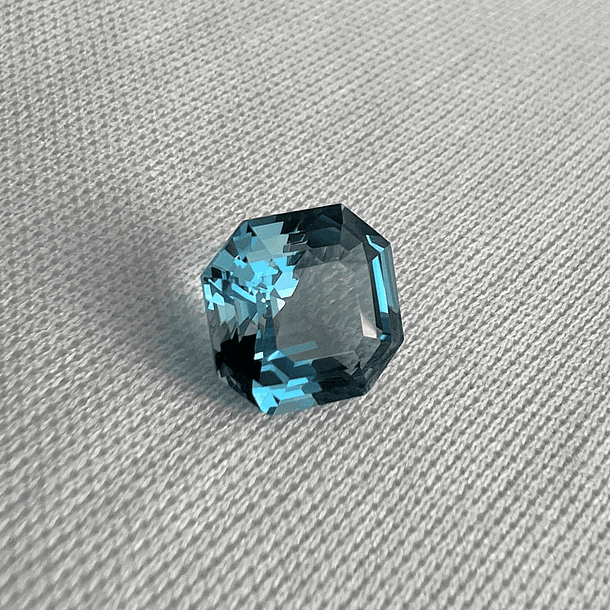 Topacio London Blue-4.50ct-9x9x6.2mm 