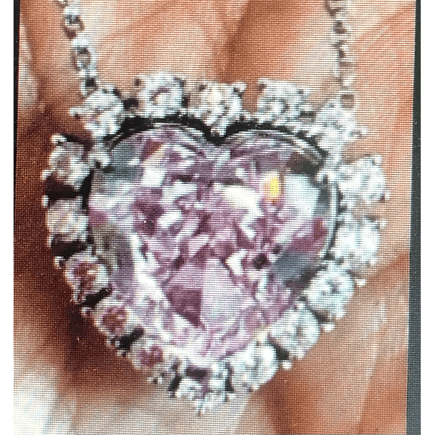 Dije con un citrino dorado corte corazon 1.90ct-8.3x8.1x5.5 y 15 moisaanitas de 2 mm en plata ley 925 