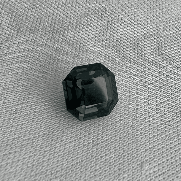 Topacio London Blue-3.25ct-8.1x8.1mm 