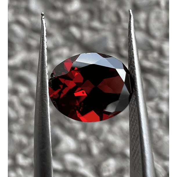 Granate rojo-1.30ct-7.8x5.8x3.2mm 