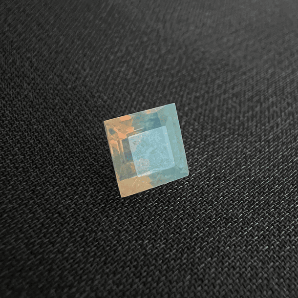 Ópalo etíope-0.45ct-4.9x4.8x3.7mm 