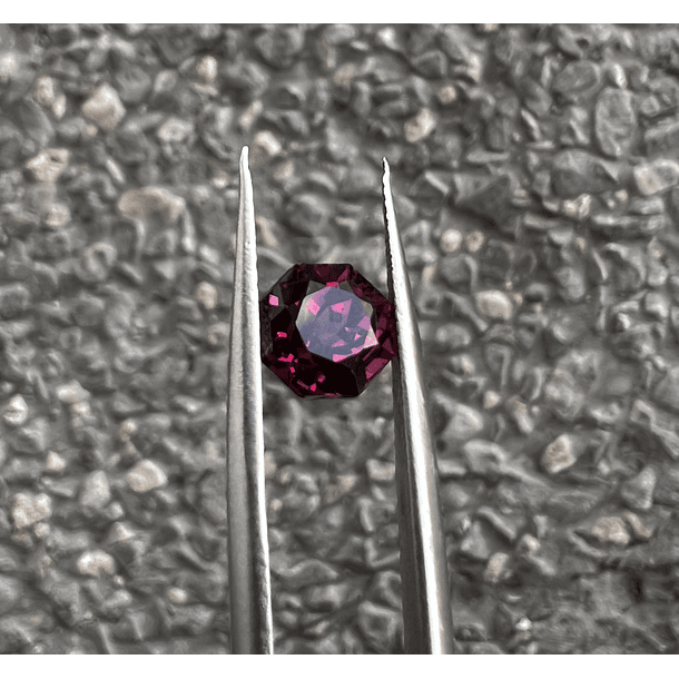 Granate rodolita-2.90ct-8x5mm 