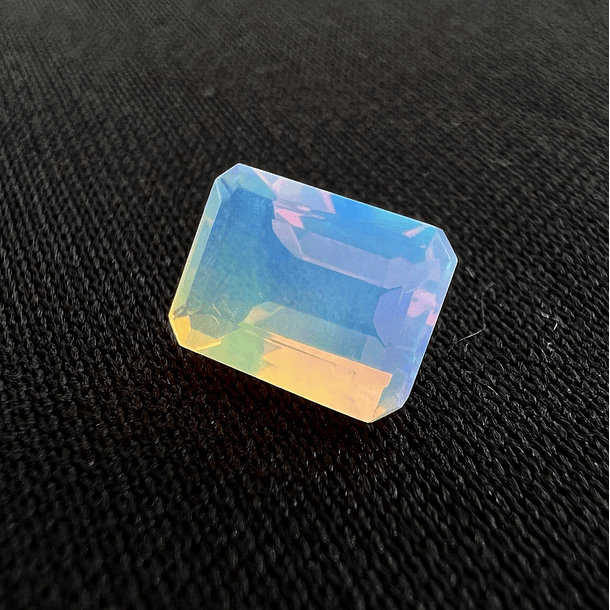 Ópalo etíope-1.15ct-7.8x5.6x4.4mm 