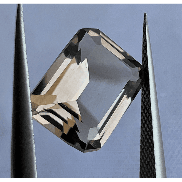 Cuarzo ahumado-2.70ct-10x7x5.2mm 