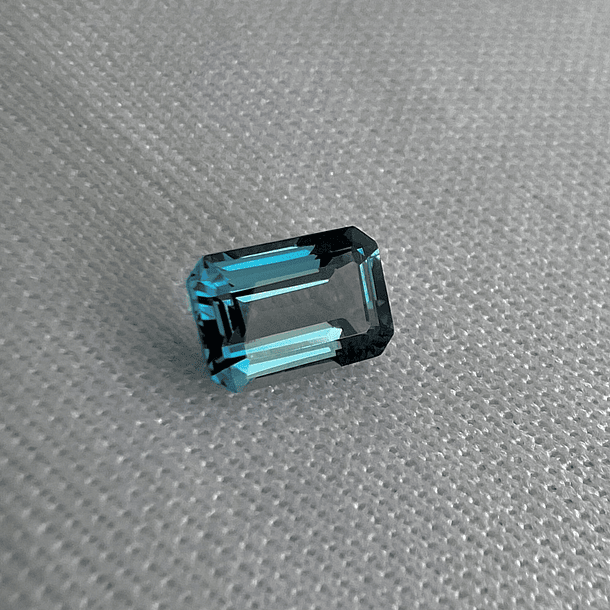Topacio London Blue-1.30ct-6.9x4.9x3.4mm 
