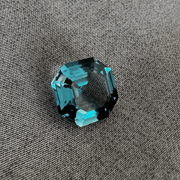 Topacio London Blue-5.20ct-10x10x5.9mm 