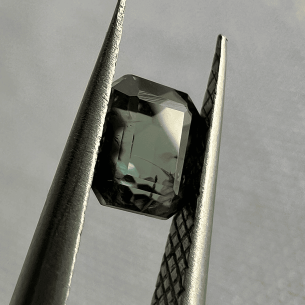 Zafiro Green Blue-0.50ct-4.1x3.4x2.6mm 