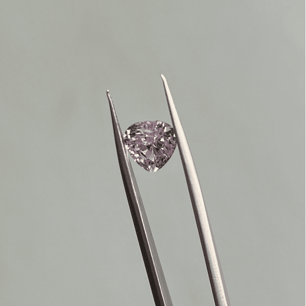 Kunzita-2.30ct-7.8x8.3x5.7mm-c/corazón destello-AA+ 