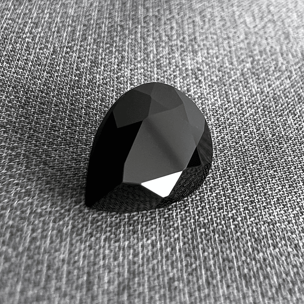 Espinela negra-3.05ct-10.2x8x5.3mm-AAA-c/pera 