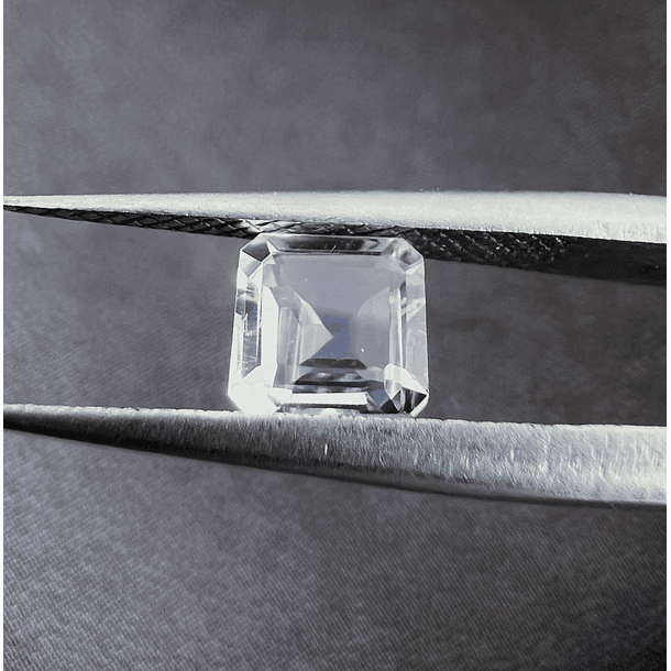 Piedra Luna-0.55ct-4.8x4.6x2.7mm 