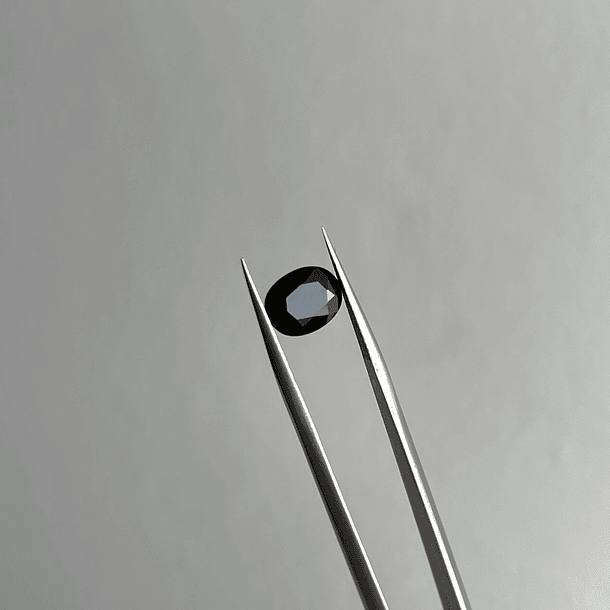 Espinela negra-3.00ct-9.1x7.1x5.5mm 