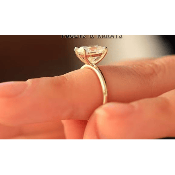 Anillo solitario en plata ley 925 con Amatista corte cojín cóncavo de 8x8mm talla 6 