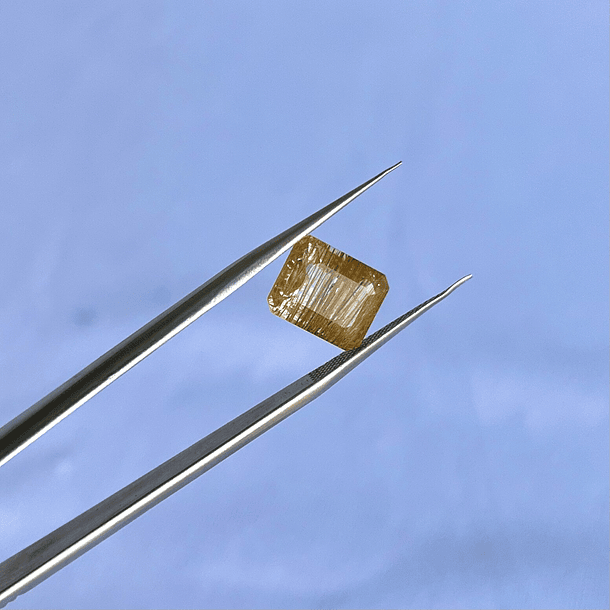 Cuarzo Rutilado Dorado-3.55ct-10.1x8.1mm 