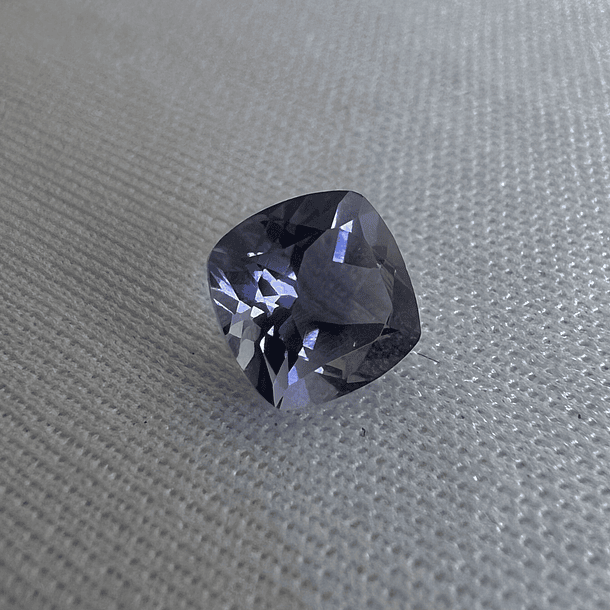 Iolita-1.55ct-7.2x7.3x5.2mm 