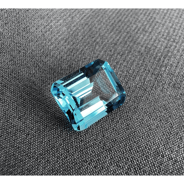 Topacio Suizo-4.00ct-9.8x7.8x5.1mm 