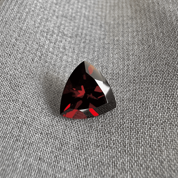 Granate rojo-1.90ct-7.8x7.9x4.5mm 