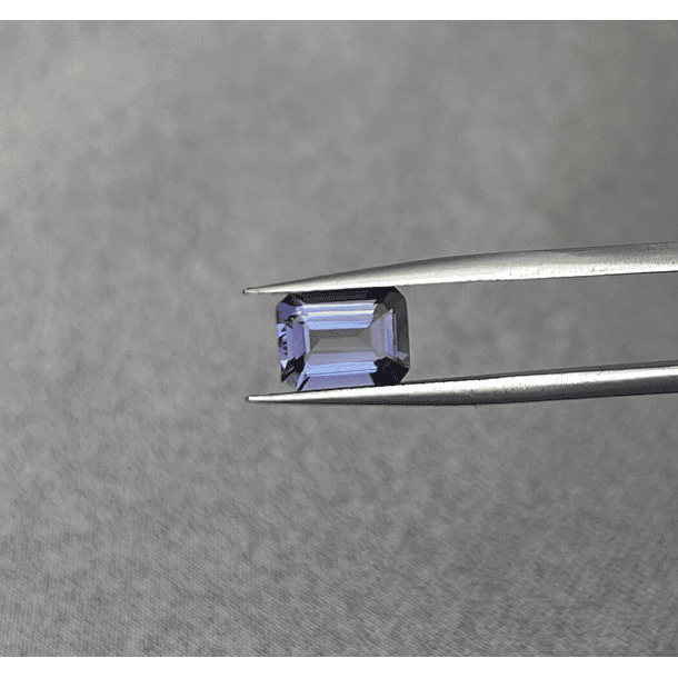 Iolita-1.35ct-8.2x6.1x4.1mm 