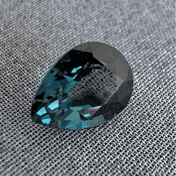 Topacio London Blue-1.40ct-8x5.8x3.7mm 