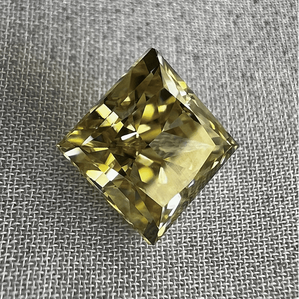 Moissanita amarilla-1.41ct-6x6mm 