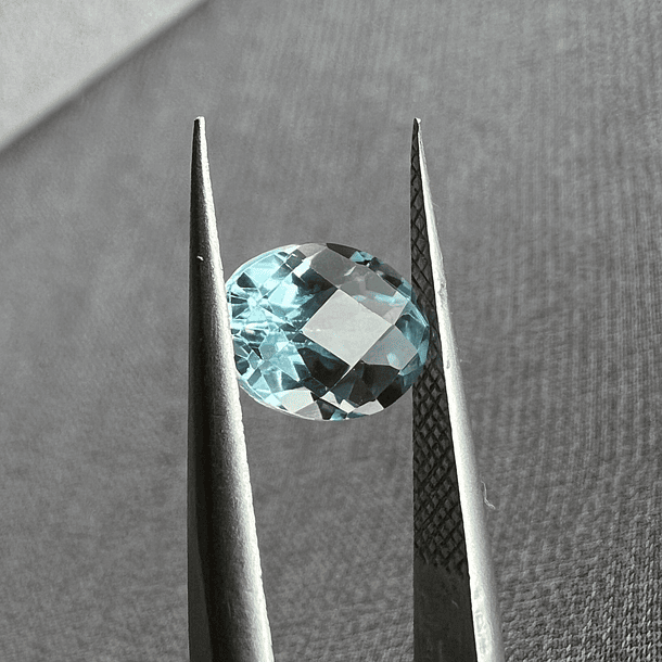 Topacio azul-1.55ct-7.8x5.9x4.3mm 