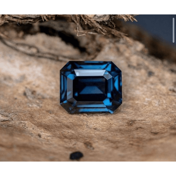 Topacio london blue-3.12ct-9x7mm 