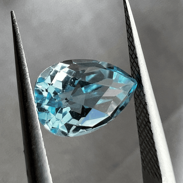Topacio azul-2.15ct-8.7x5.8x5.3mm 