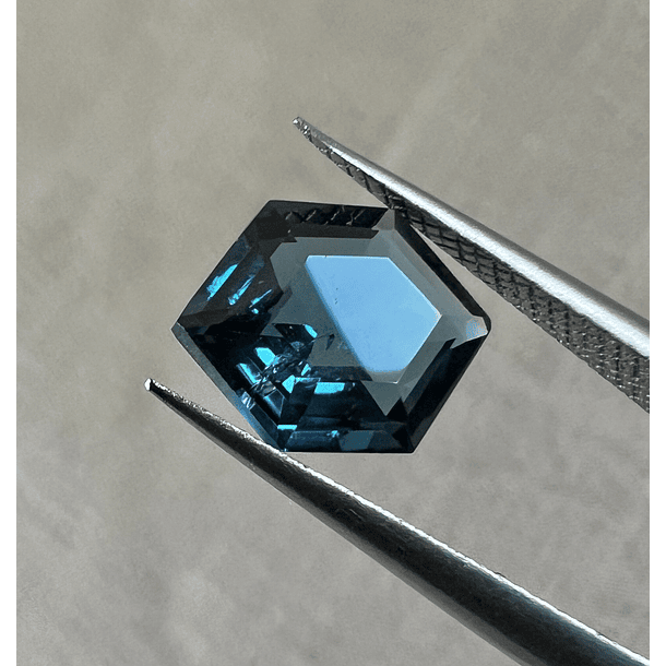 Topacio London Blue-1.78ct-9.8x6.7x3.6mm 