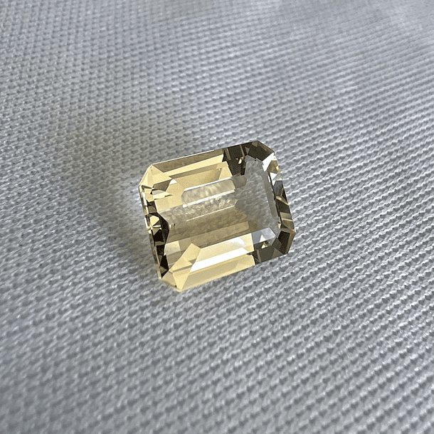 Topacio Champagne-2.90ct-9.8x7.8x4.7mm 