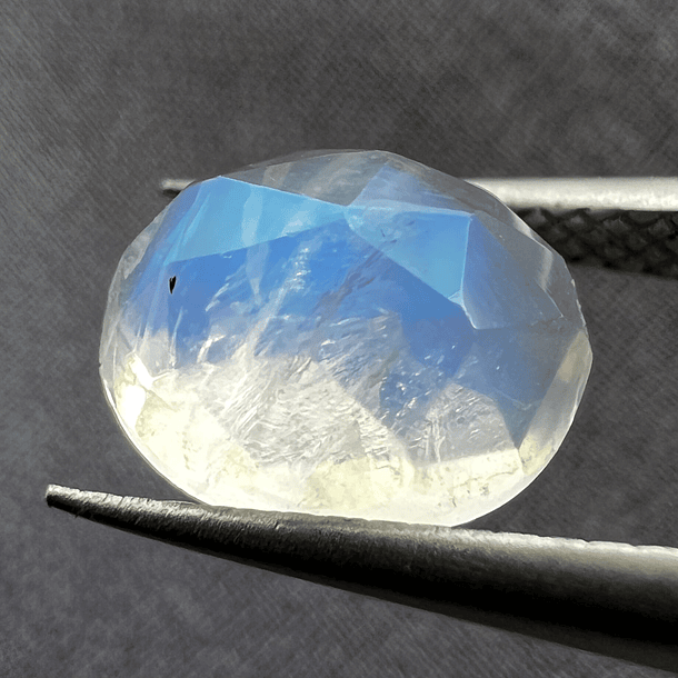 Piedra Luna-1.50ct-7.8x5.8x4.2mm / Piedra Luna-1.40ct-7.9x6mm 