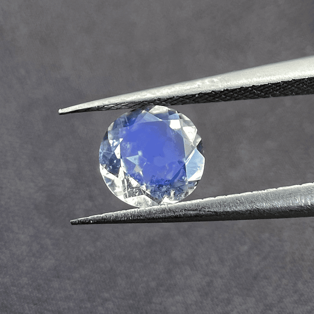 Piedra Luna-0.65ct-5.9x5.9x3mm 