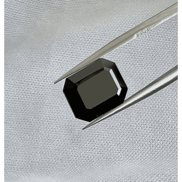 Espinela negra-4.50ct-10x8.1x5.3mm 
