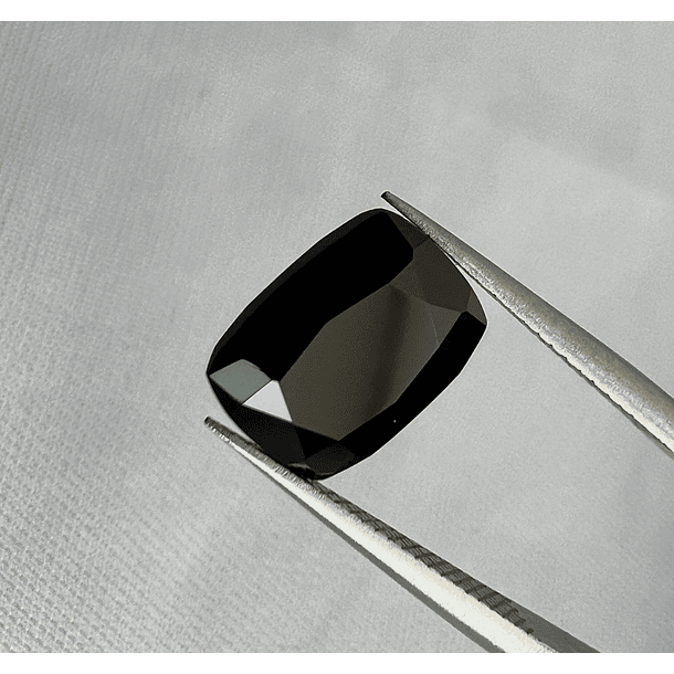 Espinela negra-3.50ct-9x7x5.5mm 