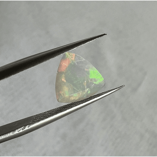 Ópalo-0.95ct-8.1x7.8x4.1mm 