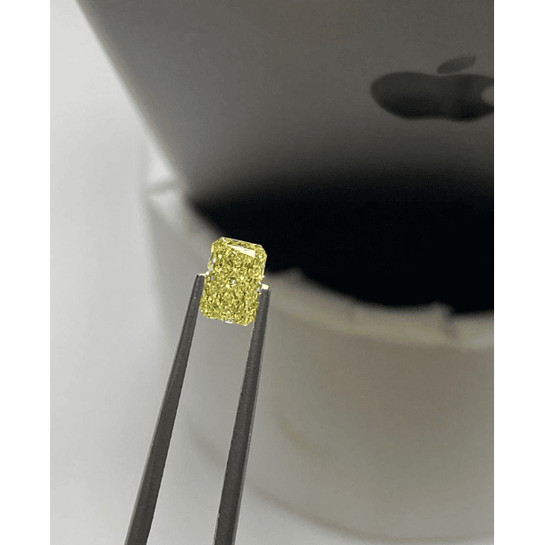Diamante amarillo canario certificado GIA-9.70ct mide-6.09x4.17x2.93mm calidad SI1 octógono radiante 