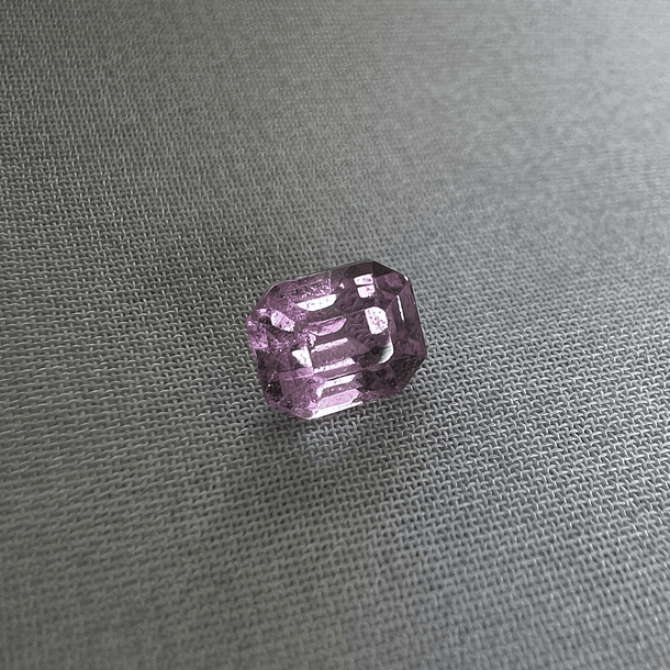 Zafiro natural de Sri Lanka-0.96ct-5.3x4.3x3.8mm-c/octágono-AAA 