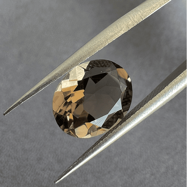 Cuarzo ahumado-2.20ct-9.7x7.7x5mm 