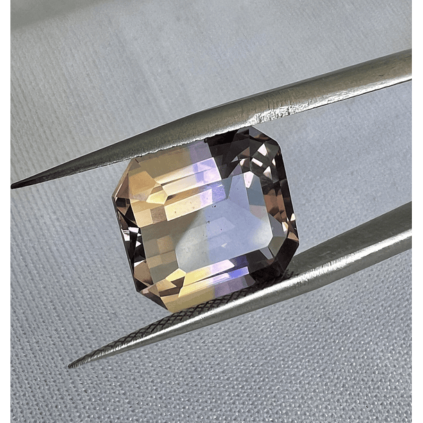 Ametrino-6.70ct-11.8x10.5x7.5mm 
