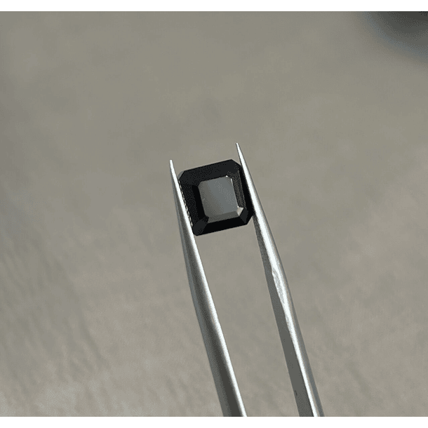 Espinela Negra-3.74ct-8x8x5.4mm 