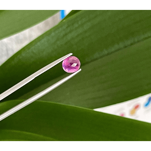 Zafiro rosa-2.70ct-8.3x7.2mm-c/rosa ovalado-media 