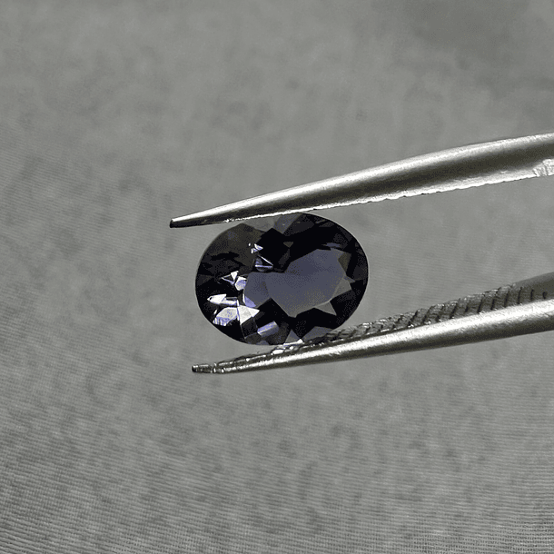 Iolita-0.64ct-7x5x3.3mm 