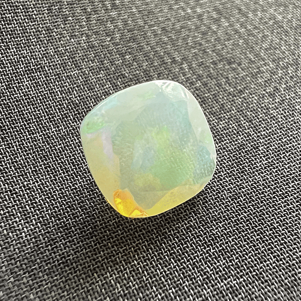 Ópalo-0.85ct-7x7x4.2mm 