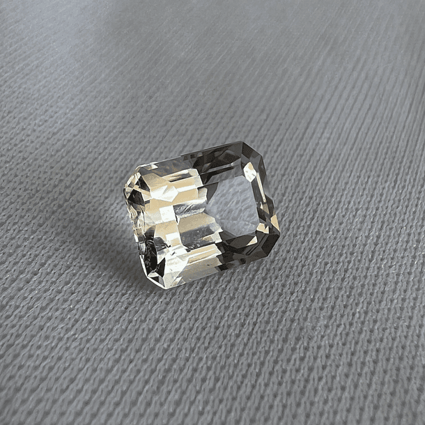 Topacio Champagne-3.40ct-9x7.2x5.6mm 