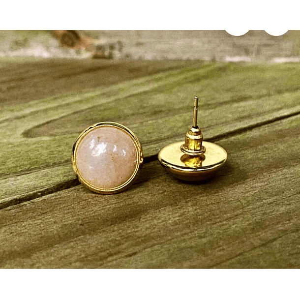 Aretes con perlas madre cabujon redondas 10mm en oro amarillo de 14k 